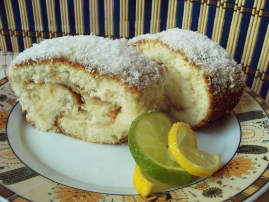 Rulada cu crema de pepene galben