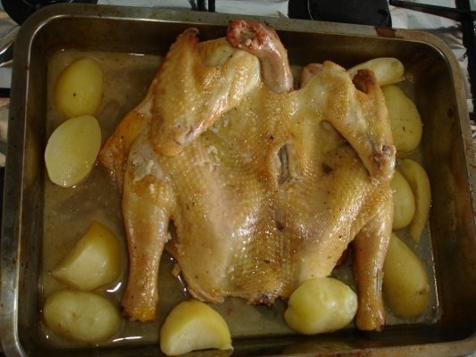 Pui la cuptor cu cartofi