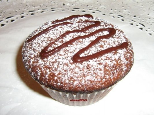 Briose cu cacao si visine