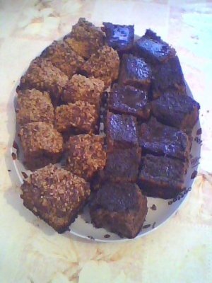 Chec cu fulgi de ciocolata si glazura