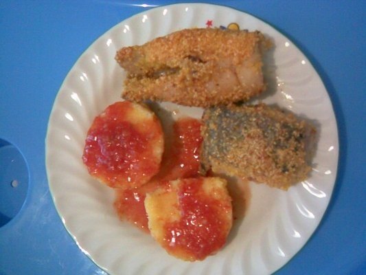 Peste prajit cu mamaliguta si mujdei