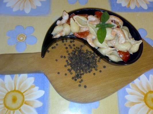 Paste cu creveti si sos de ton