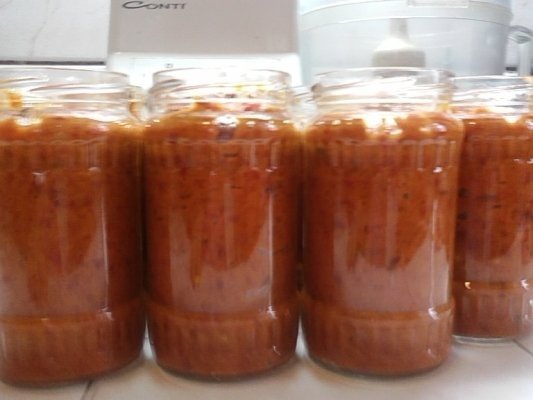 Pasta de gogosari si ardei kapia