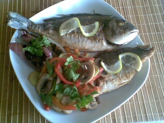 DORADA LA GRATAR CU LEGUME