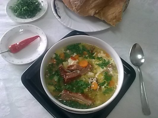 Bors de cartofi cu coasta de porc afumata