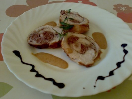 Rulada din piept de curcan