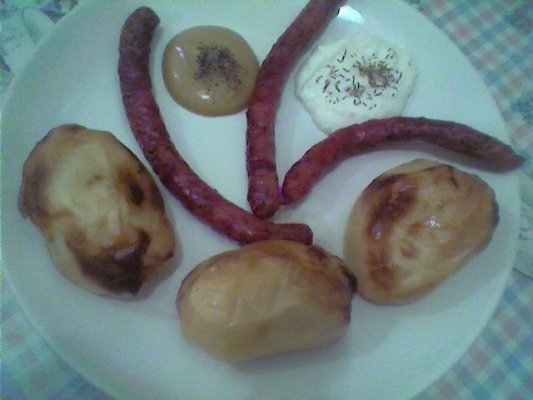 Cartofi copti pe gratar