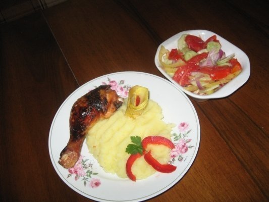 Pulpe de pui pe pat de sare la cuptor