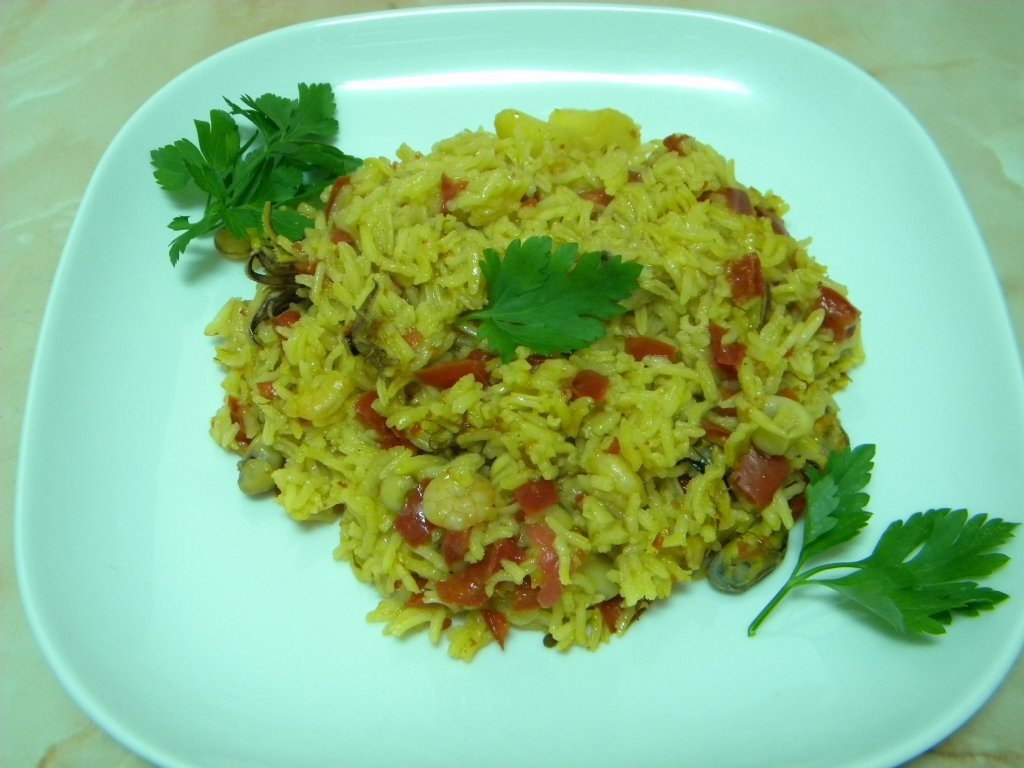 Orez cu fructe de mare