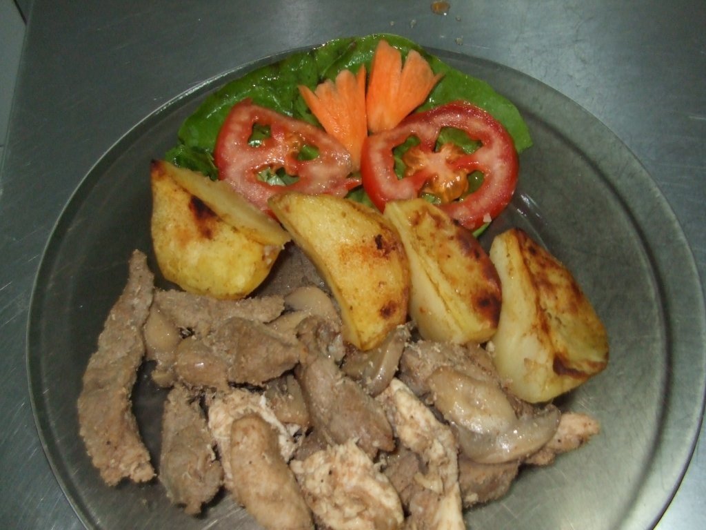 tigaie picanta si cartofi cu rozmarin