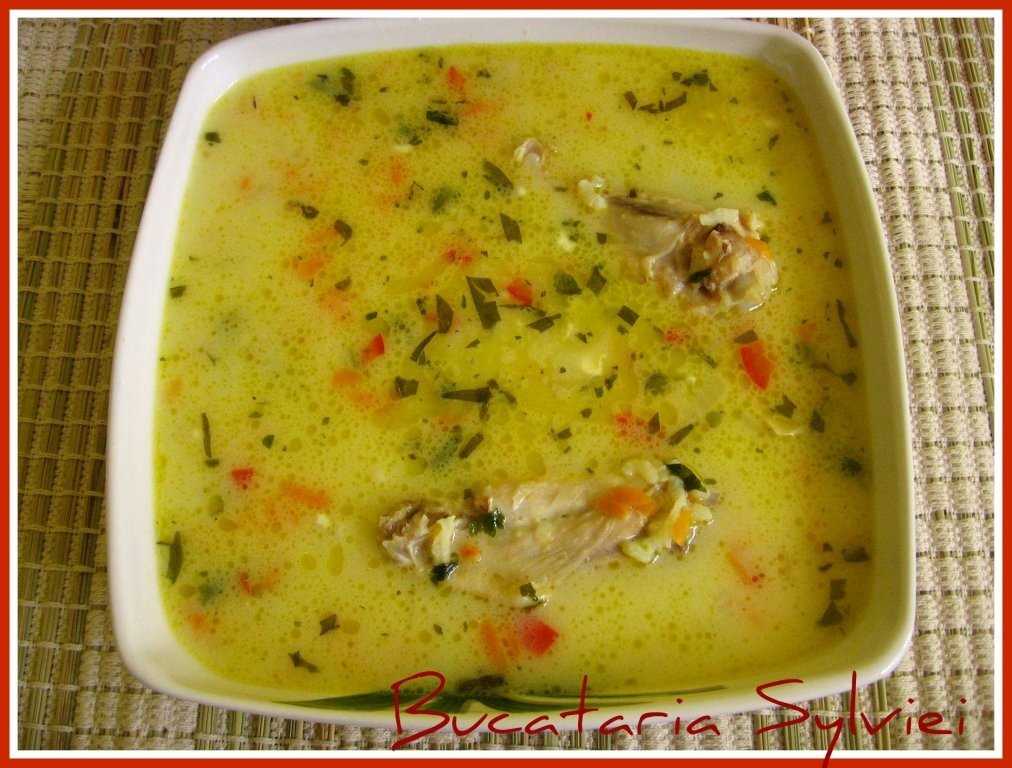 Ciorba de pui  a  la grec