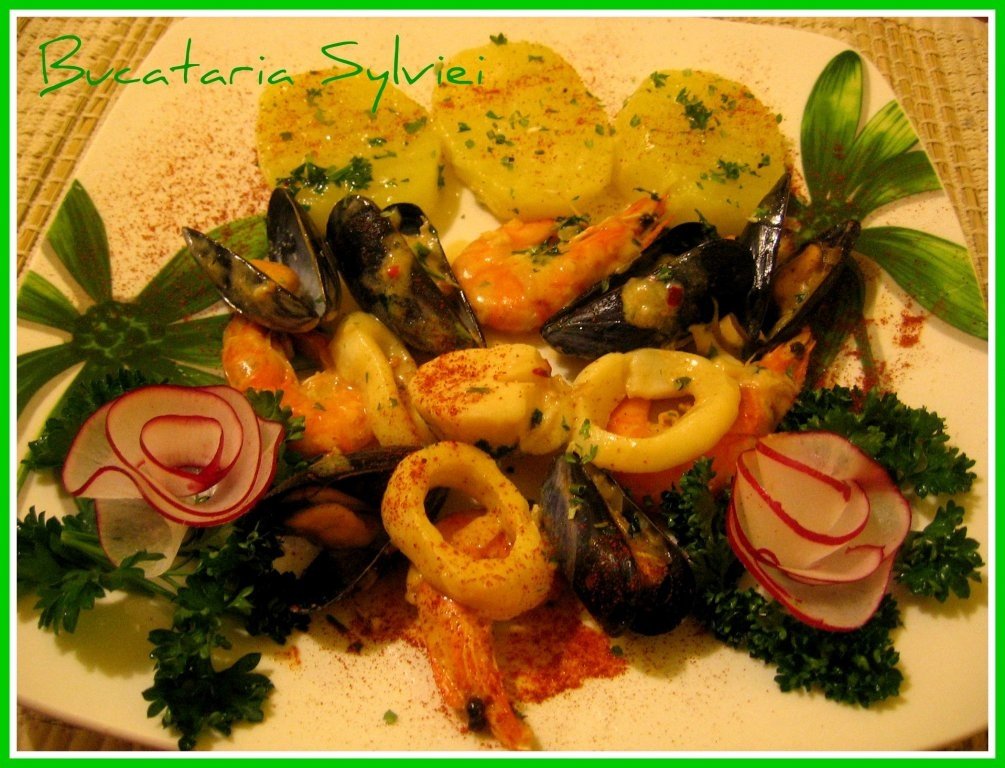 Platou cu fructe de mare