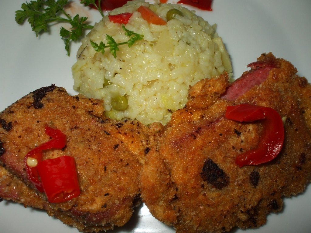 Mezeluri pane cu branza topita