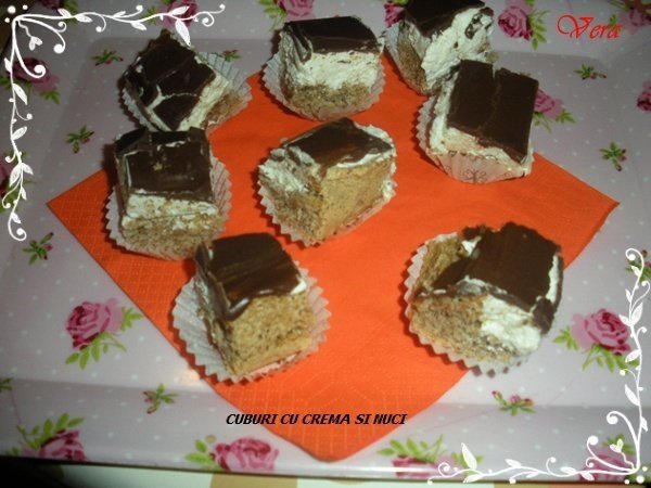 Cuburi cu crema si ciocolata