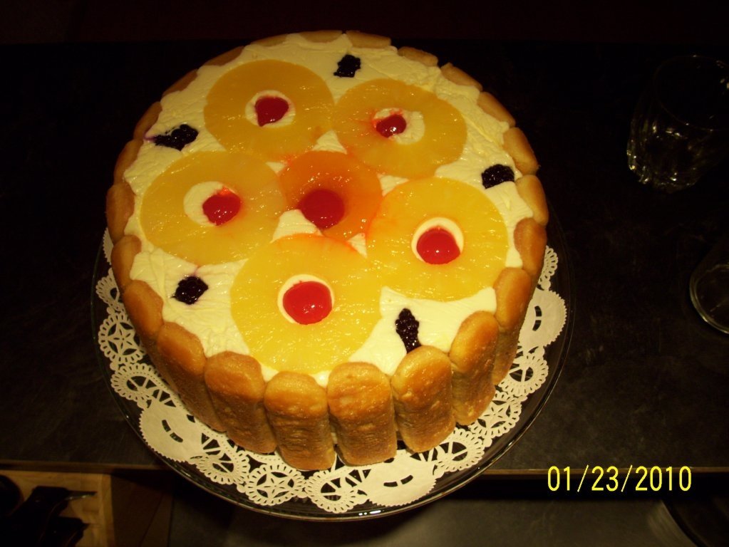 Tort  gen diplomat cu fructe