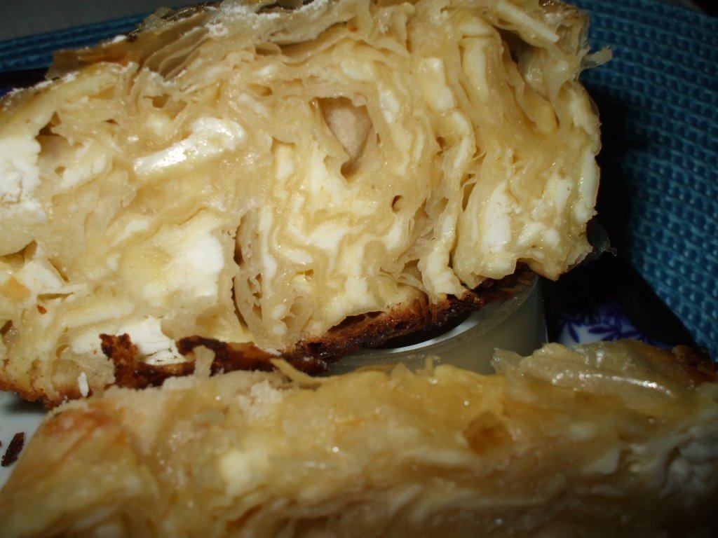 Placinta cu branza feta