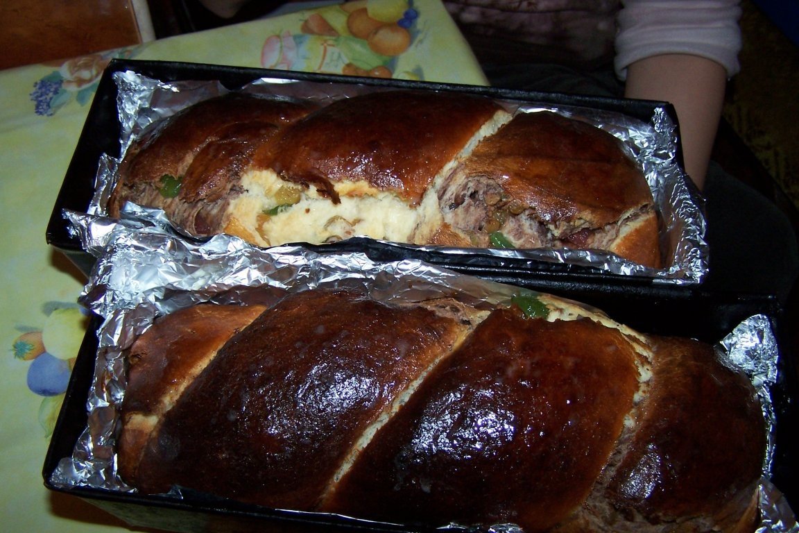 Cozonac cu stafide si rahat