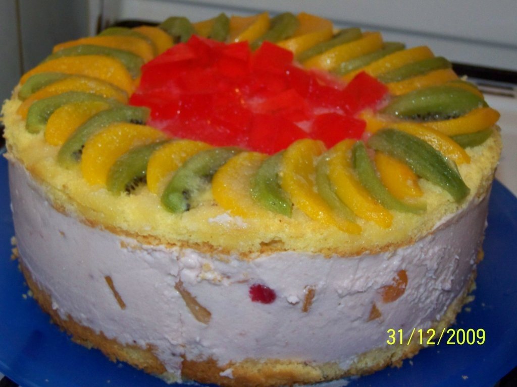 Tort cu iaurt si jeleu