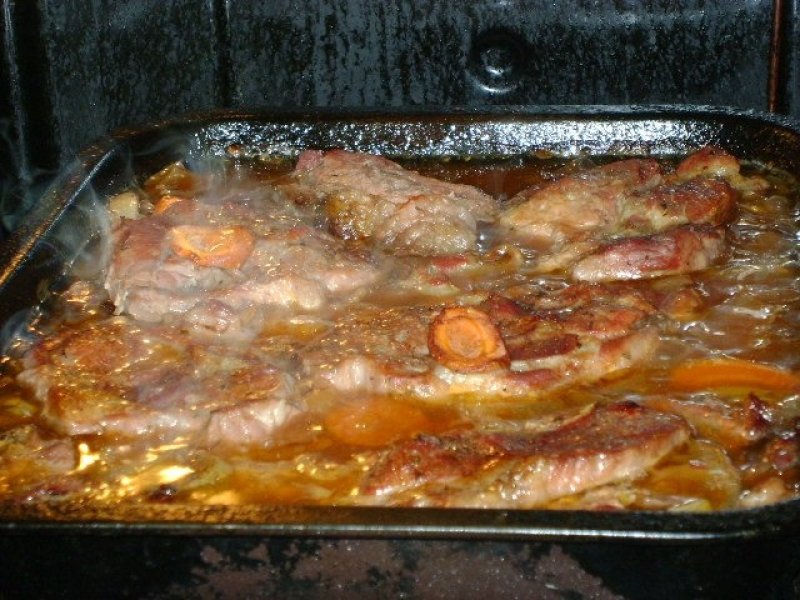 Ceafa de porc la cuptor