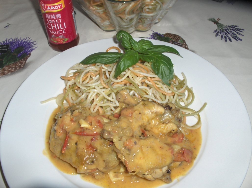 Pui cu spaghete (Frango com Esparguete)