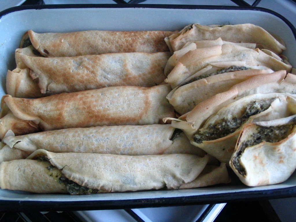 Clatite umplute cu spanac si branza
