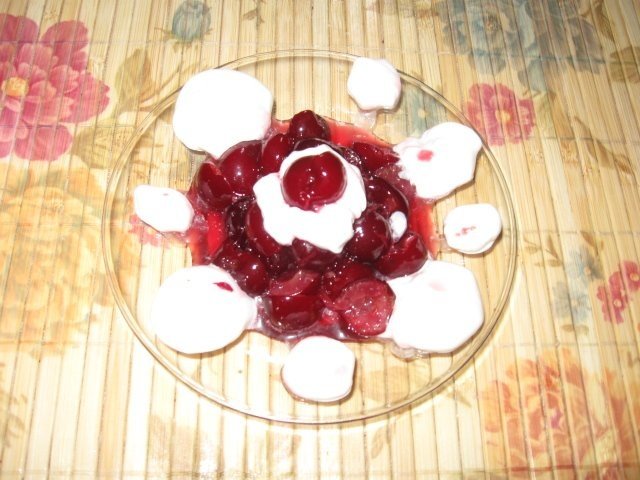 Visine cu zahar si frisca naturala (preparate de sotul meu)