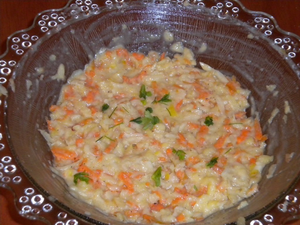 Salata de morcovi,telina si mar