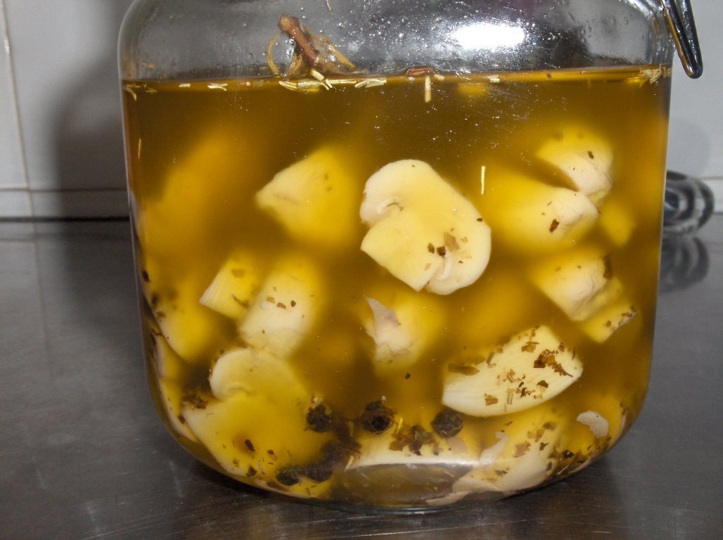 Ciuperci Paris marinate (Conserva de cogumelos)