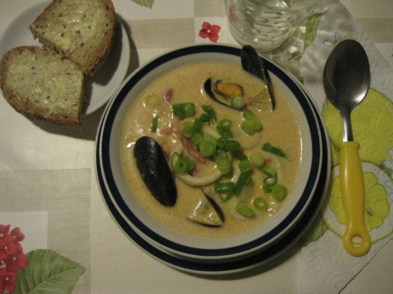 Supa de peste si  fructe de mare (Seafood chowder)