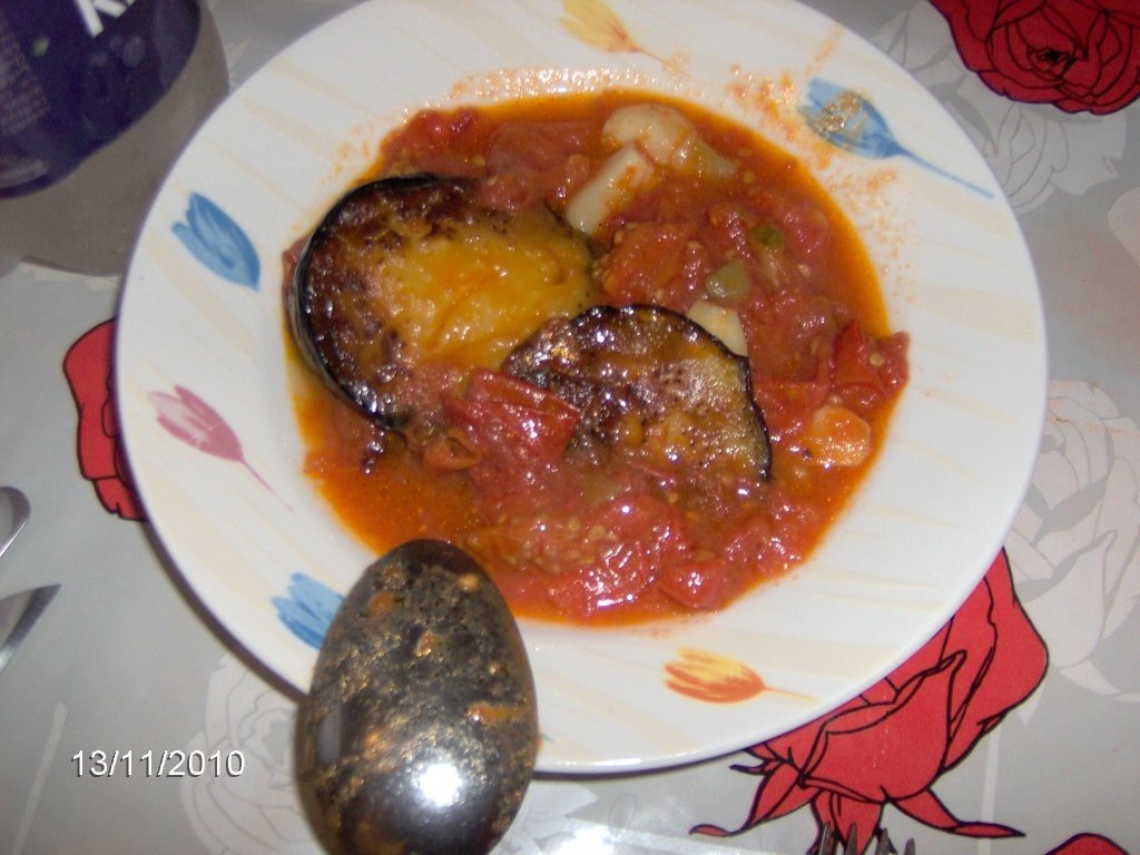 Sbiha-vinata in sos de rosii