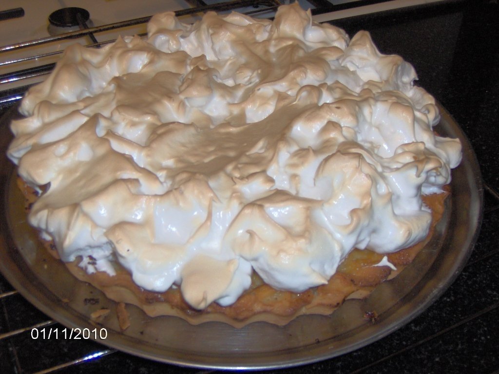 Tarta cu crema de lamaie si bezea