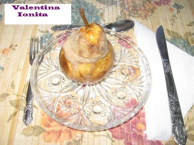 Pere umplute cu inghetata