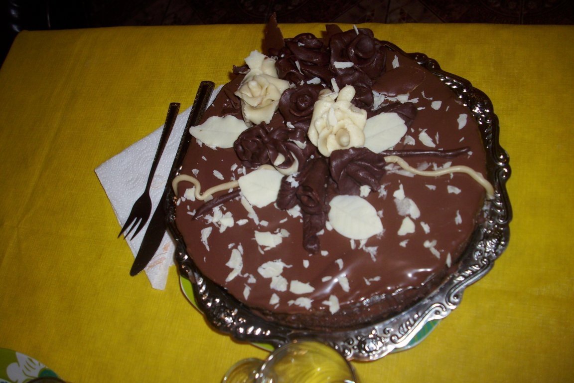 Tort cu crema de ciocolata