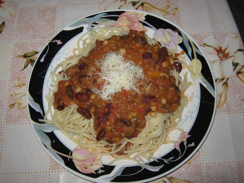 Spaghete cu sos de chilli