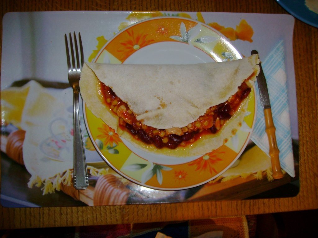 Tortillas umplute cu piept de pui picant