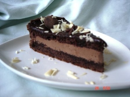 Tort cu cremă de ciocolată