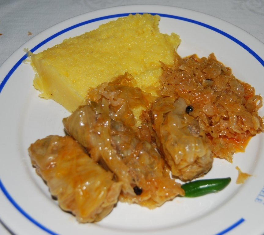 Sarmale in foi de varza acra cu carne