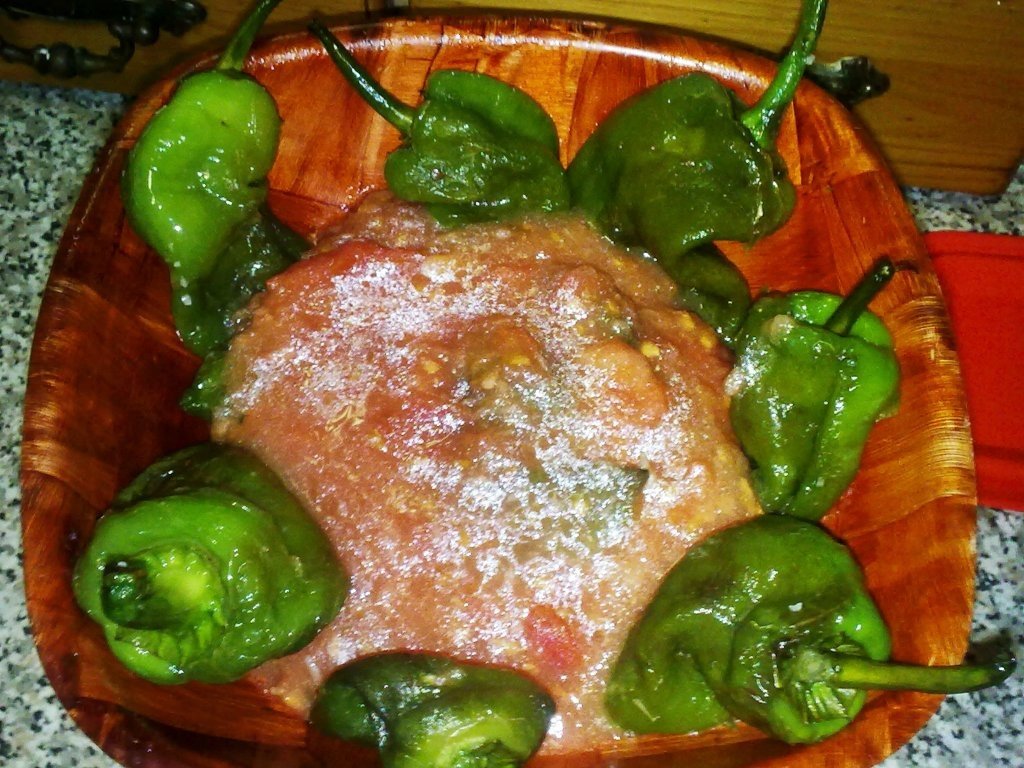 Ardei prajiti in sos de rosii