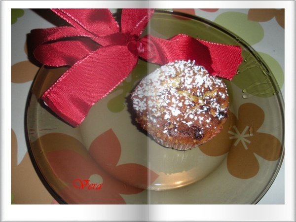 Muffins cu ciocolata alba si gem