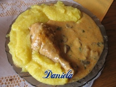 Papricas din carne de gaina si ciuperci