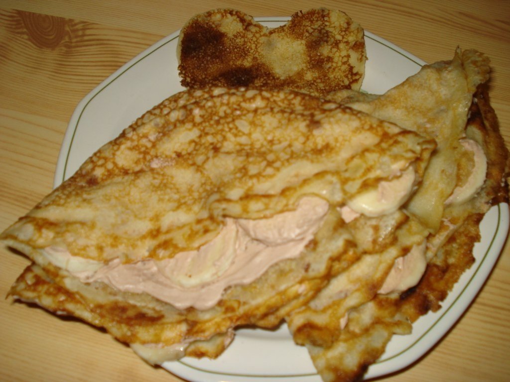 Clatite cu crema si banane