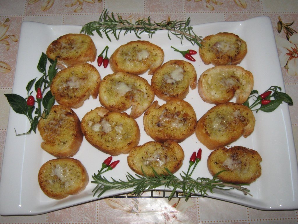 Paine cu usturoi la cuptor