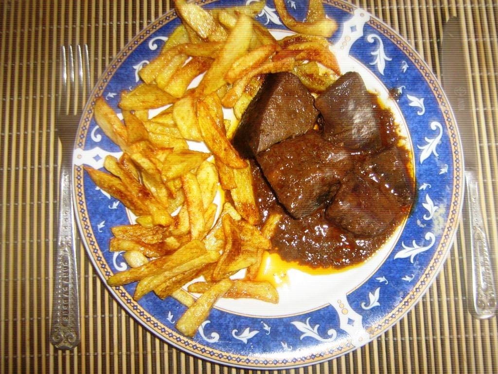 ficat de porc cu cartofi pai