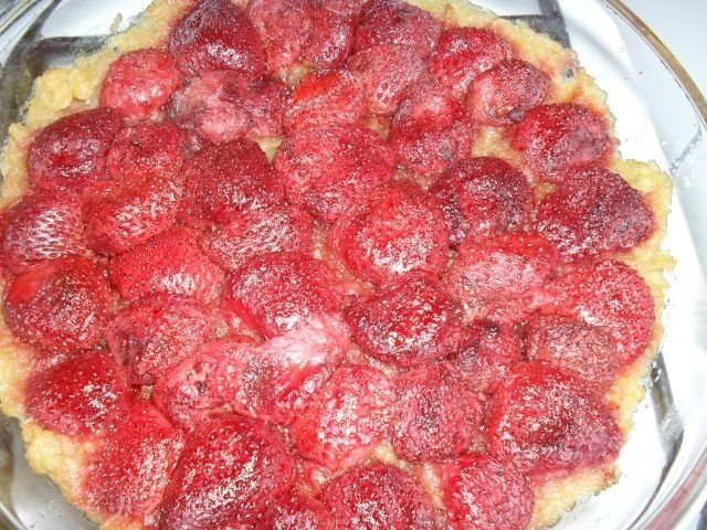 Prajitura dietetica cu mere si capsuni