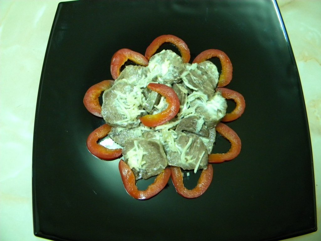 Rasol din limba de porc cu maioneza si hrean