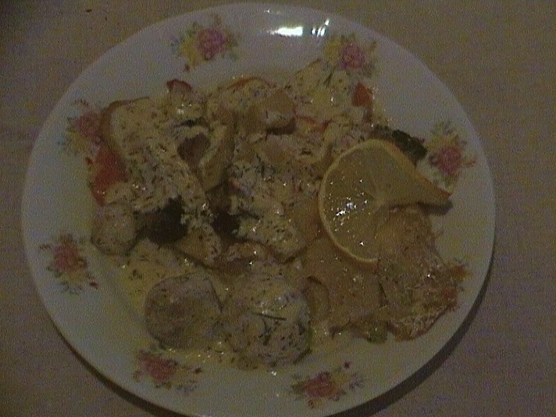 File de cod cu legume si sos de smantana cu ciuperci