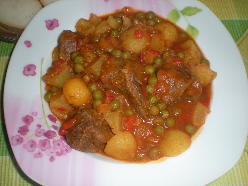 Carne de vitel cu mazare