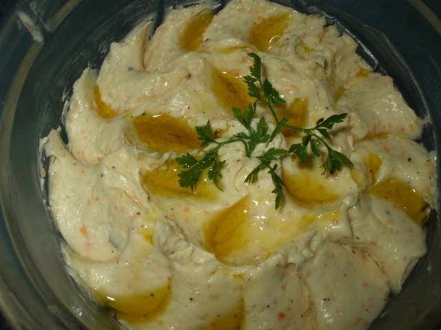 Sos de usturoi cu morcovi