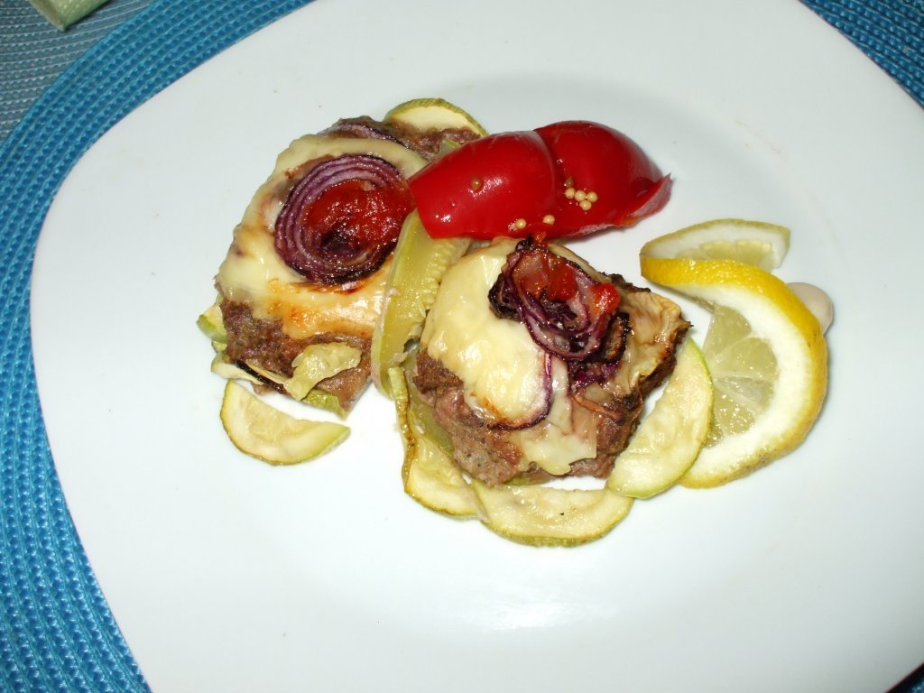 Terine de pui cu cascaval, dovlecel si mar