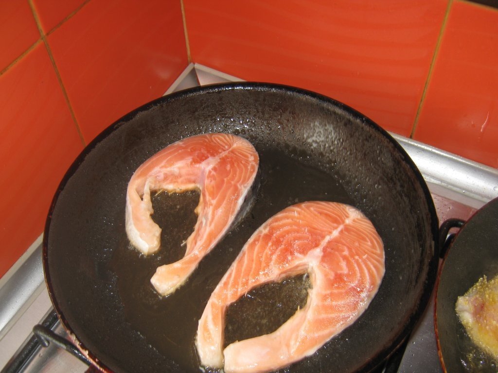 somon cu ciuperci pane